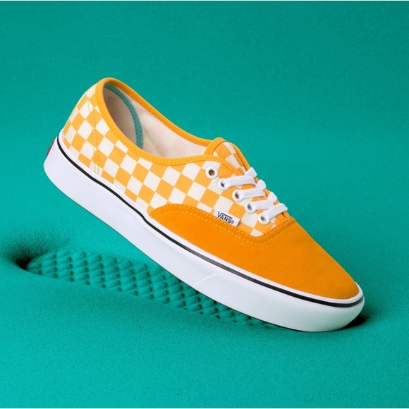 vans comfycush yellow
